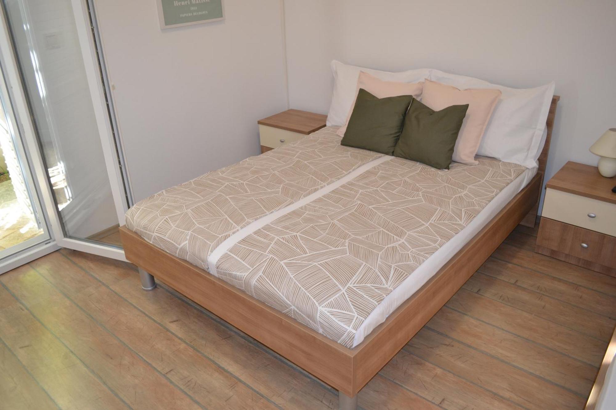 וודיצה Apartments Jolic מראה חיצוני תמונה